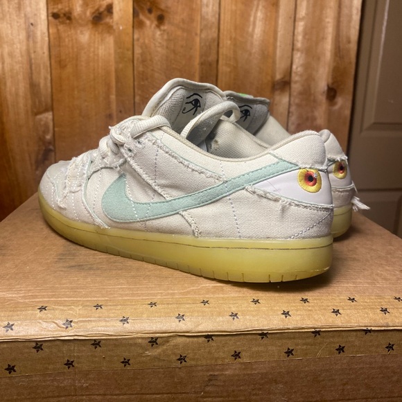 NIKE SB DUNK LOW MUMMY - Picture 2 of 3